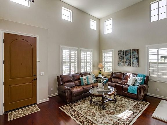 3rd image of 8332 Kern Cres