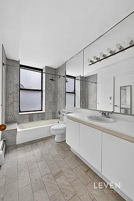 Bathroom, photo 1