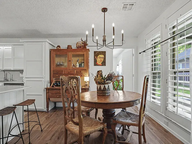 710 Christmas Ln — Photo 14