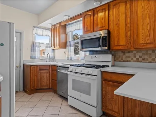 74 Atlantic Street image 8 of 37