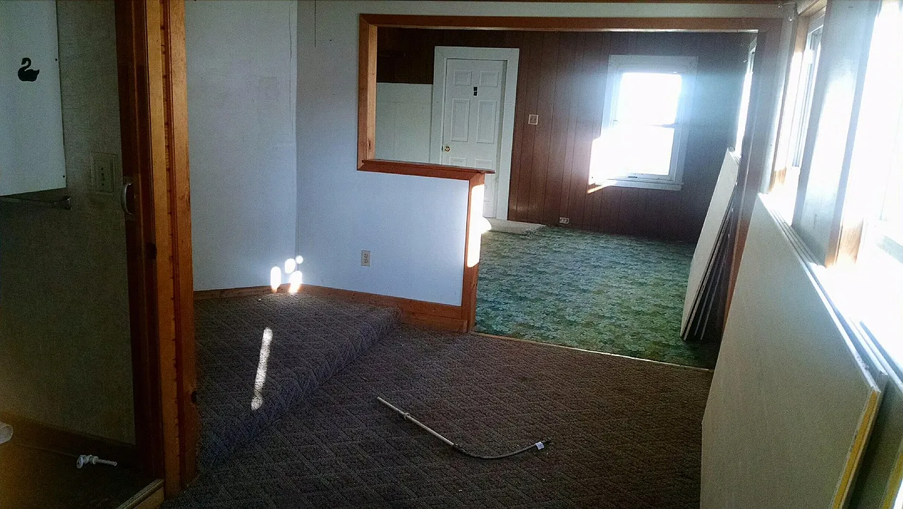 5 bed, 2320 sqft, $925 — Photo 3