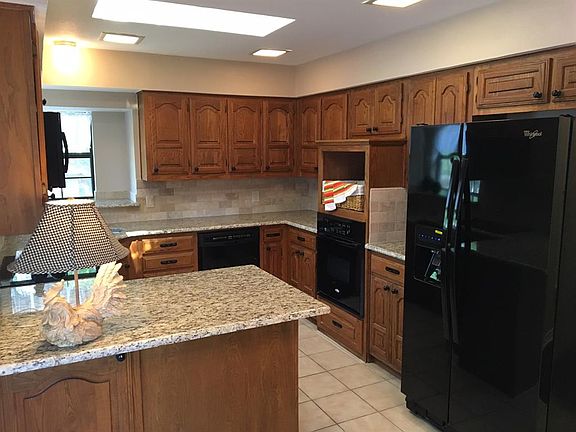2nd image of 114 Teakwood Dr