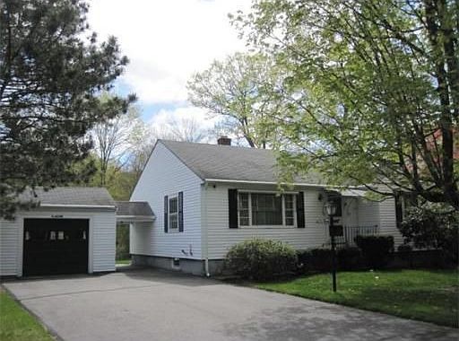 2nd image of 106 Old Post Rd