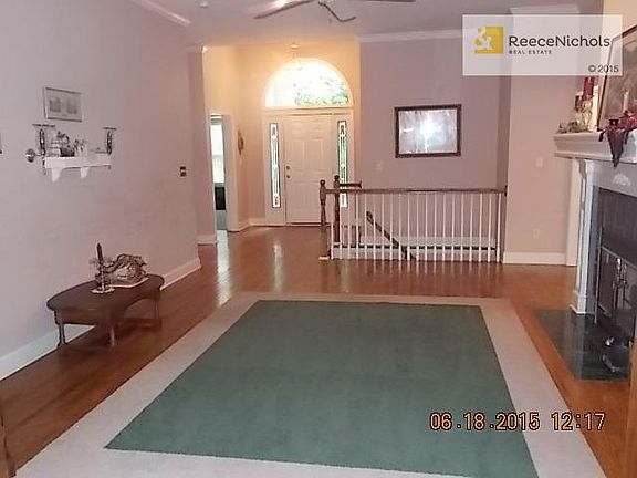 3rd image of 3017 S Redwood Dr