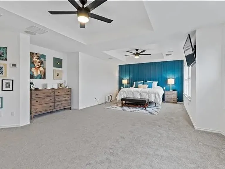 2051 Chisholm Trl — Photo 9