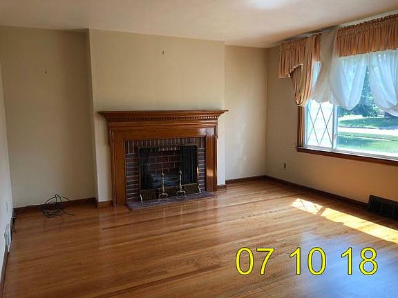 4th image of 2235 Garfield Blvd