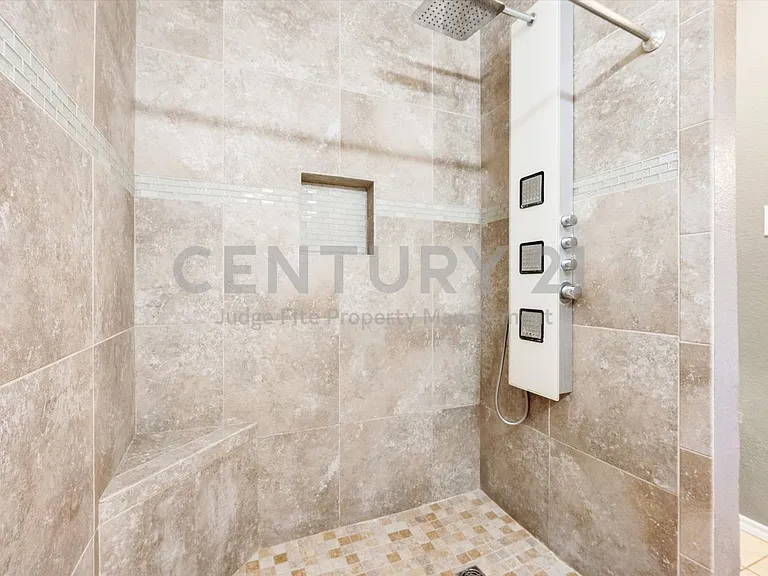1529 Bluewater Dr — Photo 15