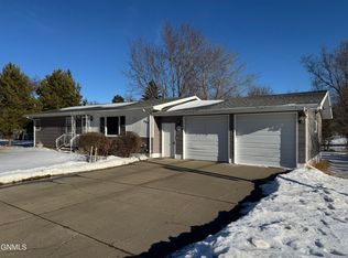 323 S Center Ave, Center, ND 58530