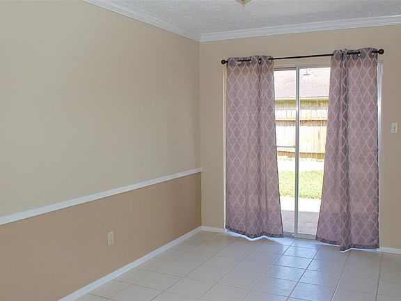 4th image of 3019 Jenny Dr