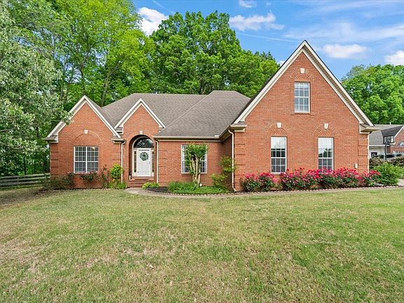 2nd image of 375 Leggett Dr