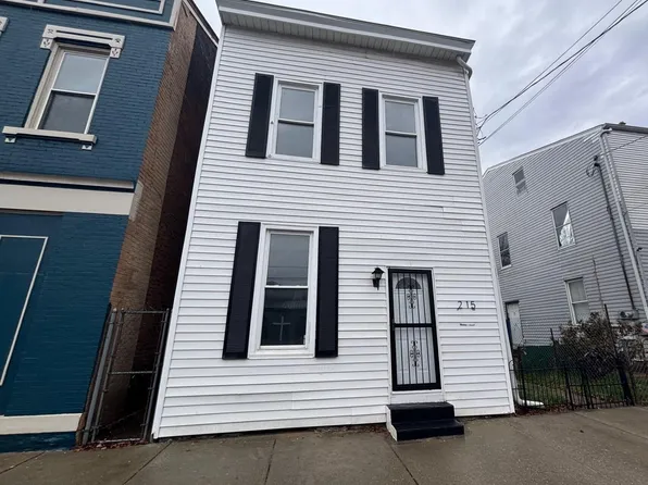 215 W 11th St, Newport, KY 41071