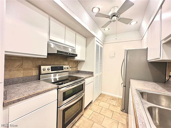 2nd image of 42 Gloucester Ct APT 3A