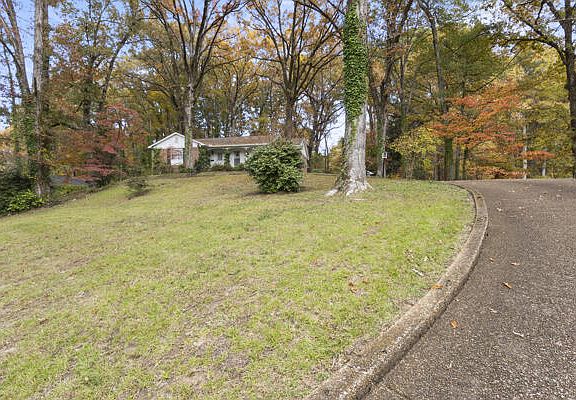 5th image of 2212 Bluecutt Rd