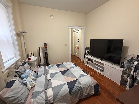 4th image of 55 Linden St APT 11