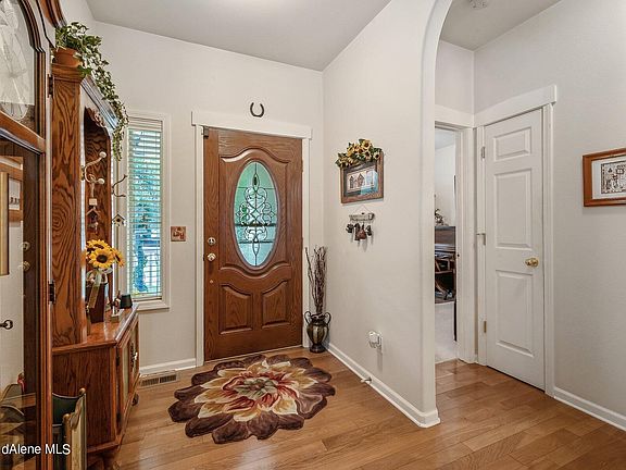 5th image of 5864 E Shoreline Dr