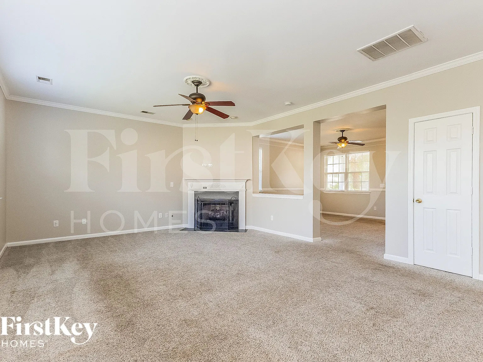 3 bed, 2.5 bath, 2352 sqft, $2,280 — Photo 3