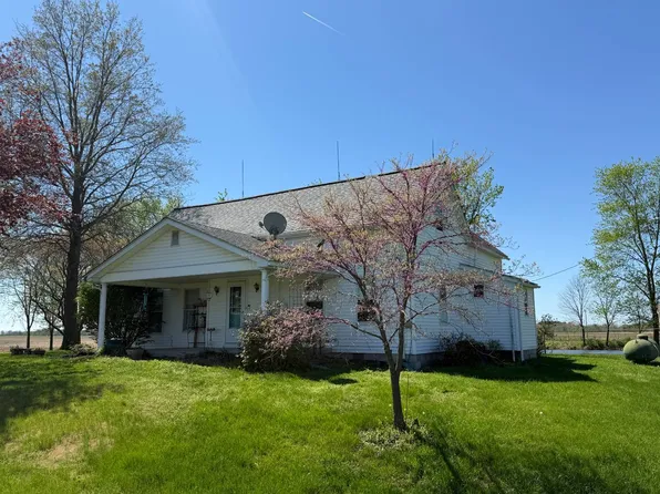 1834 County Road 800 E, Carmi, IL 62821