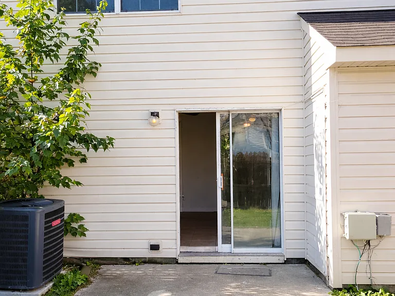 305 Civil Ct #F — Photo 17