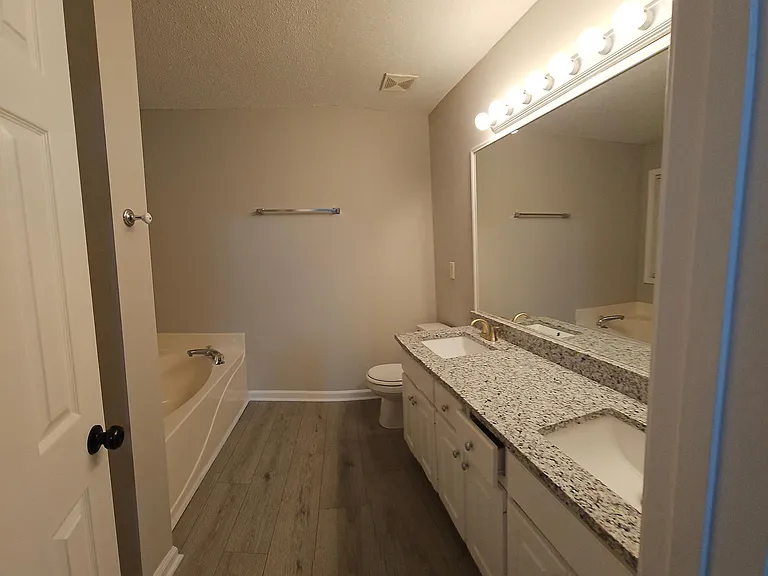 1651 White Oak Dr — Photo 20