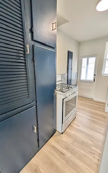 2204 E St — Photo 11
