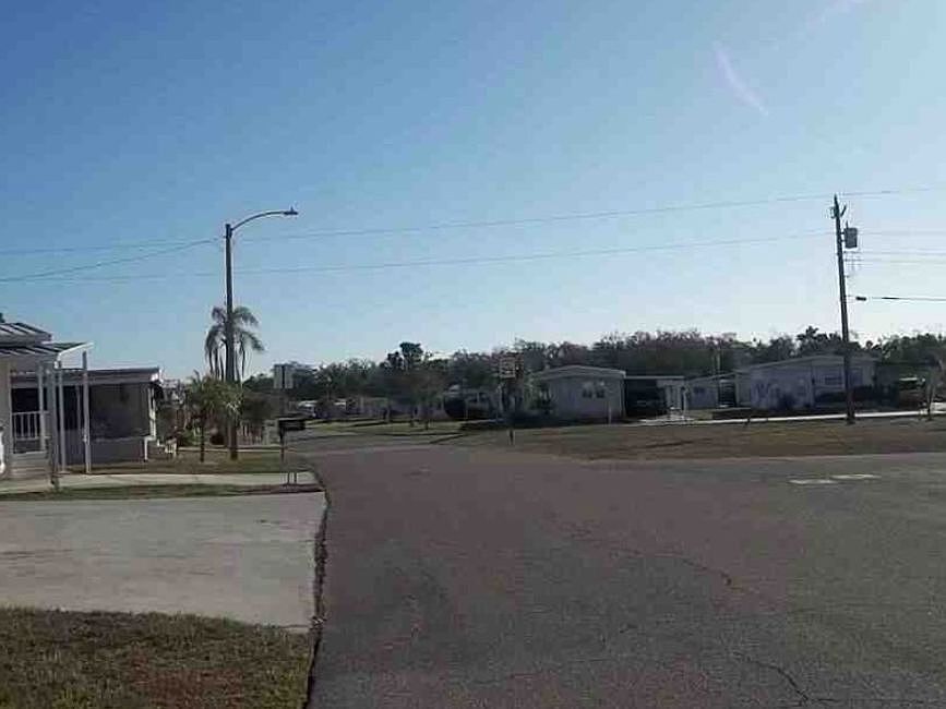 Exterior Neighborhood (street photo)