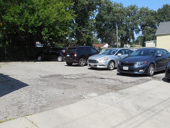 5th image of 4583 W 130th St