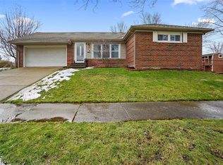 1180 Blanchester Rd, Lyndhurst, OH 44124