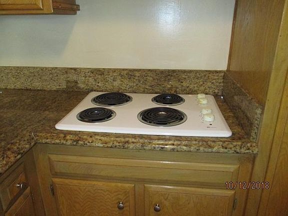 3rd image of 1220 Lyndon St APT 9