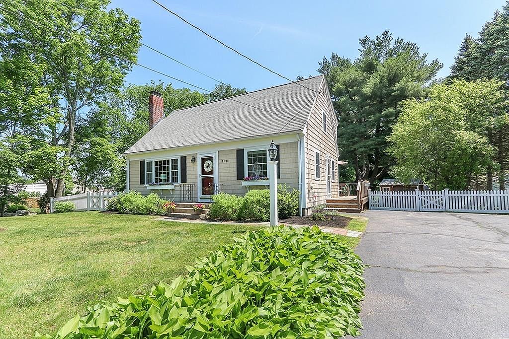 108 South St, Medfield, MA 02052 Zillow