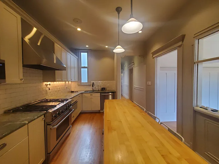 1126 Masonic Ave — Photo 12