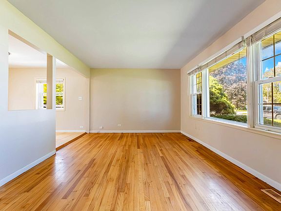 3rd image of 6439 W 81st Pl