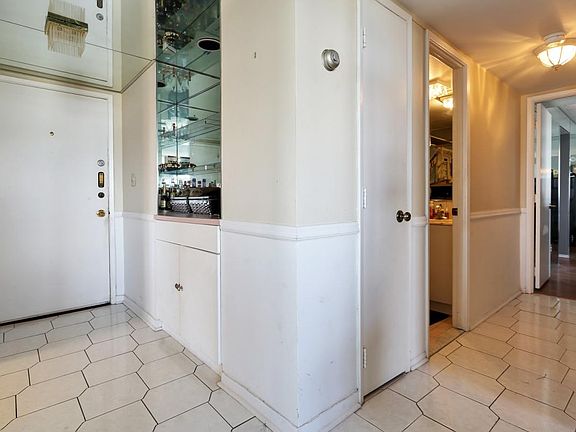 3rd image of 2881 NE 33rd Ct APT 8E