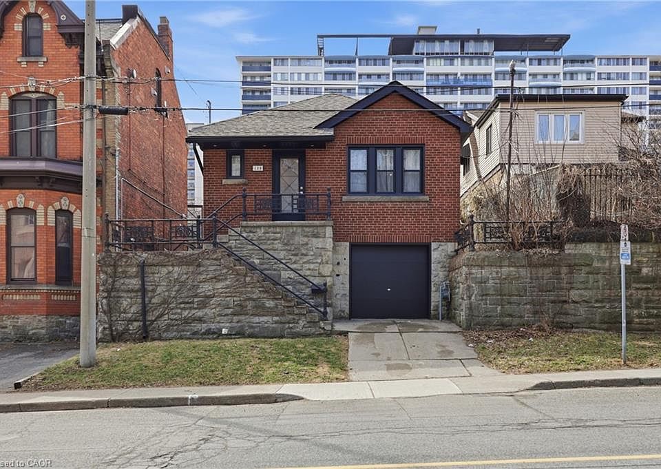 1st image of 129 Jackson St W