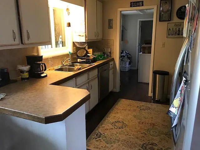 3 bed, 1175 sqft, $2,100 — Photo 3