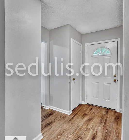 801 Temple Rd #A — Photo 6