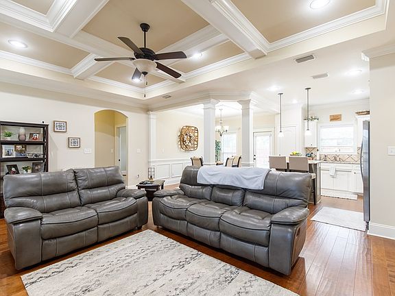 4th image of 4168 Bowen Way