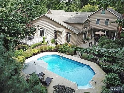 2nd image of 11 Dorotockeys Ln