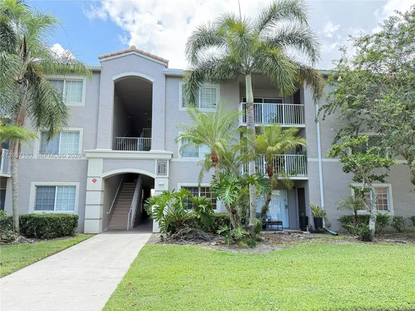 5045 Wiles Rd, Pompano Beach, FL