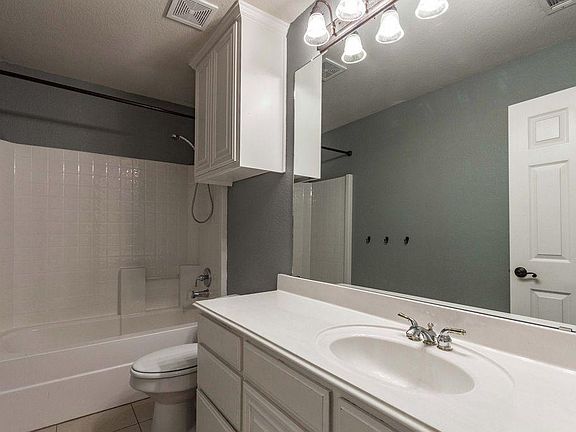 3rd image of 4833 Campfire Ct