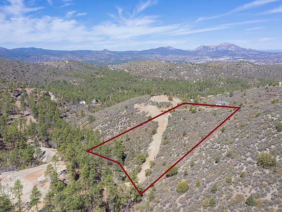 4th image of 3 Acres Forest Dr