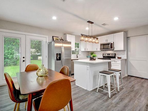4th image of 4503 Dovehill Dr