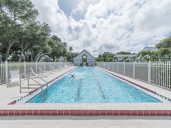 5th image of 516 Beach Park Ln Floor 1-ID1044474P