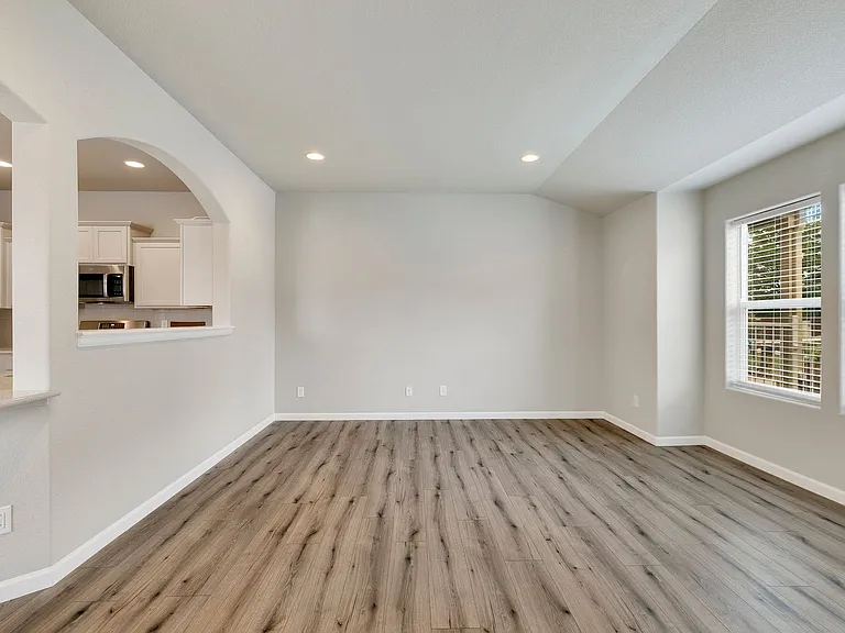 875 Petra Hts — Photo 2