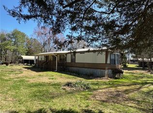 125 Center Ln, Thurmond, NC 28683