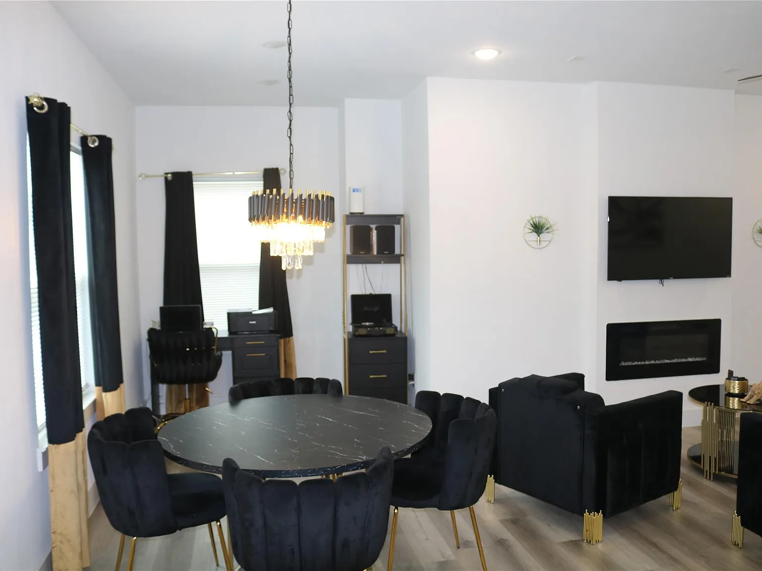 5204 Gold St — Photo 2