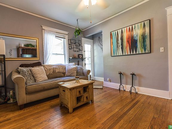 3rd image of 4802 Capitol Ave