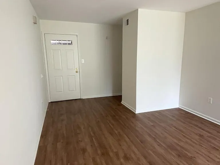 2602 S Arlington Mill Dr E — Photo 14