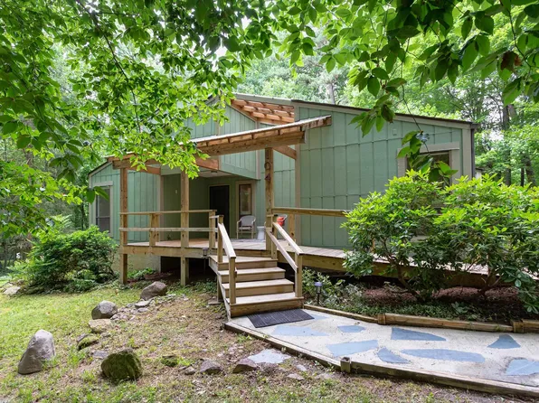 104 Fallen Log, Chapel Hill, NC 27516