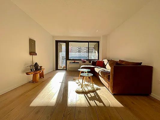 4th image of 80 Gold St #14B