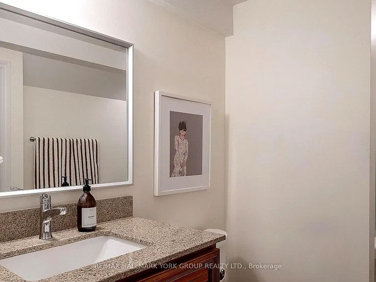 228 Yorkshire Dr #BASEMENT — Photo 11